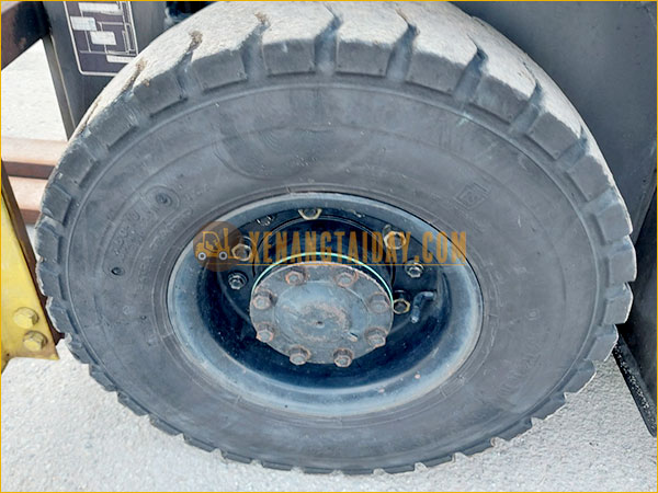 Xe nâng dầu TCM FD15C13