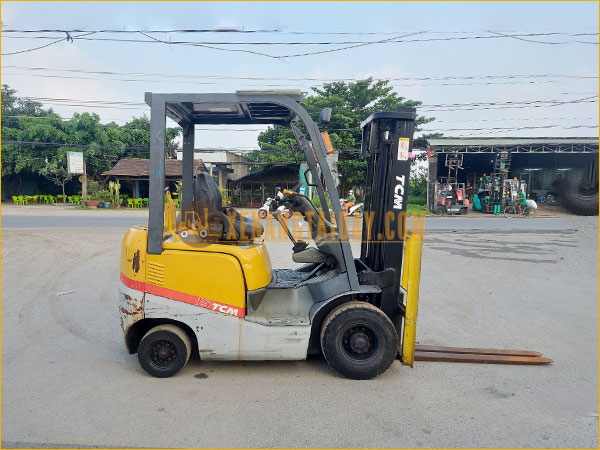 Xe nâng dầu TCM FD15C13