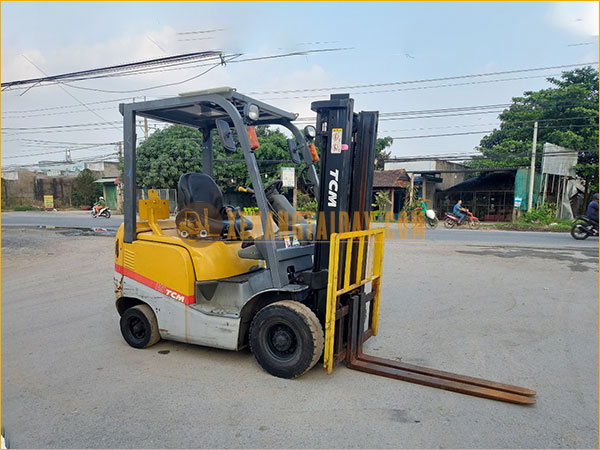 Xe nâng dầu TCM FD15C13