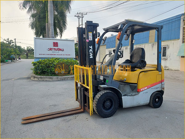 Xe nâng dầu TCM FD15C13