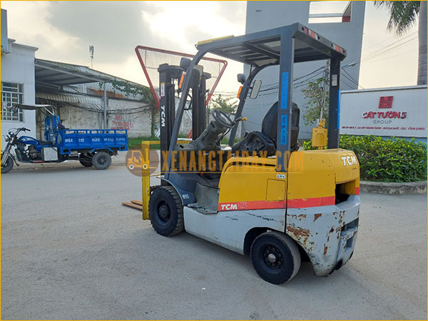 Xe nâng dầu TCM FD15C13