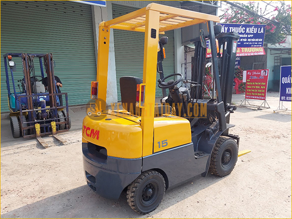 Xe nâng dầu TCM FHD15Z8