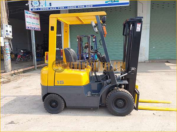 Xe nâng dầu TCM FHD15Z8