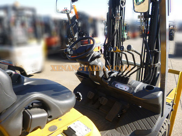 Xe nâng dầu TCM FD20T3Z