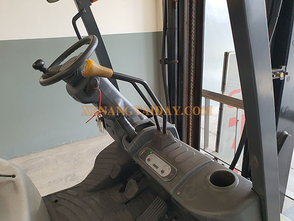 Xe Nâng Dầu UNICARRIERS FD20T4