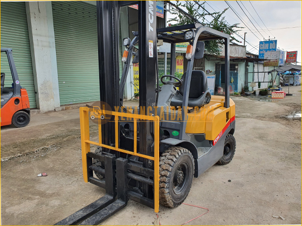 Xe nâng dầu TCM FD25C3