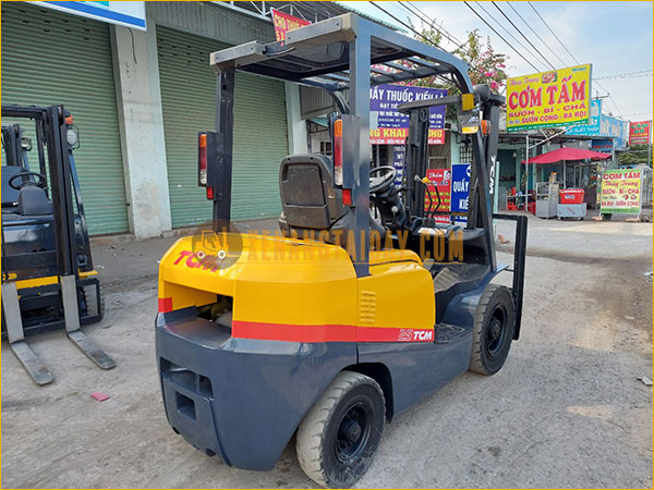 Xe nâng dầu TCM FD25T13