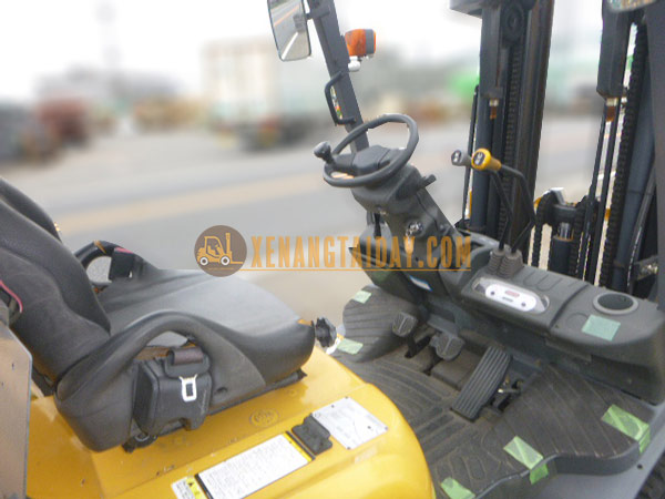 Xe nâng dầu TCM FD25T14
