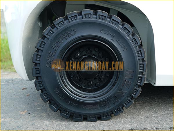 Xe nâng dầu TCM FD25T14