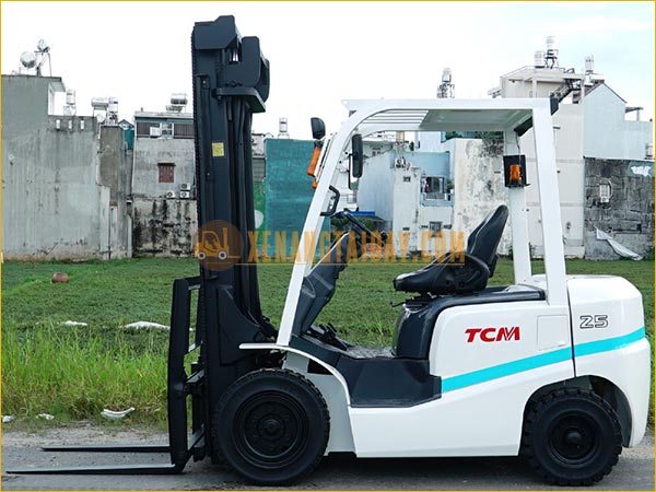 Xe nâng dầu TCM FD25T14