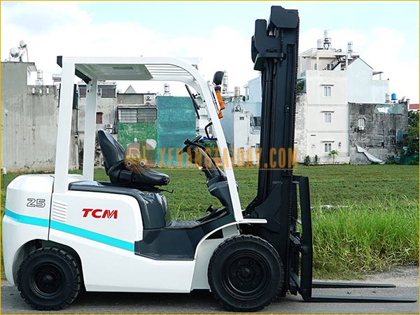 Xe nâng dầu TCM FD25T14