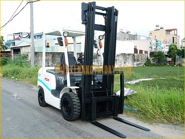 Xe nâng dầu TCM FD25T14