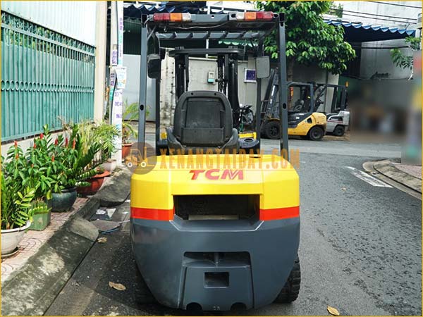 Xe nâng dầu TCM FD25T3