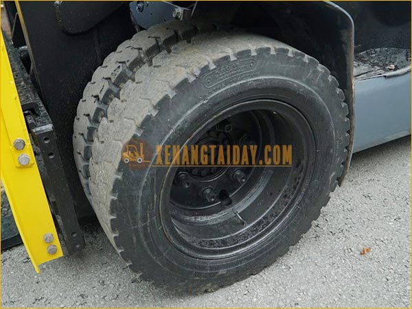 Xe nâng dầu TCM FD25T3