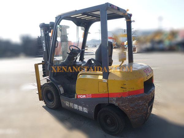 Xe nâng dầu TCM FD25T3Z