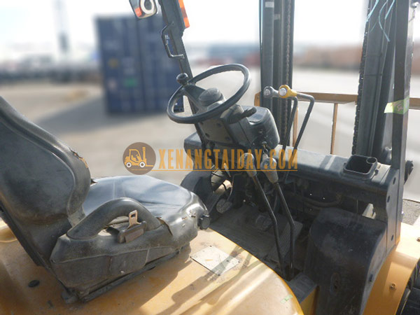 Xe nâng dầu TCM FD30C6
