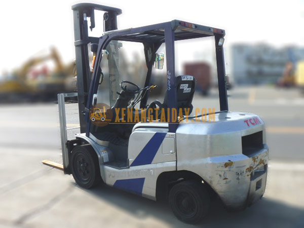 Xe nâng dầu TCM FD30T3