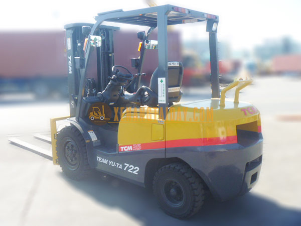 Xe nâng dầu TCM FD35T3S