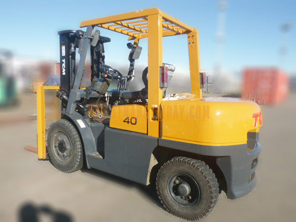 Xe nâng dầu TCM FD40T8