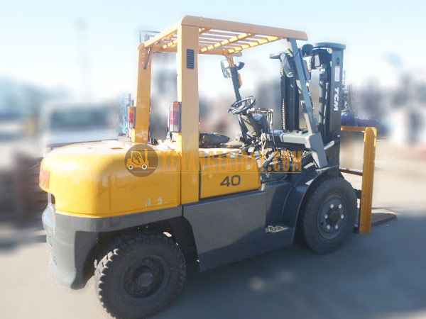 Xe nâng dầu TCM FD40T8