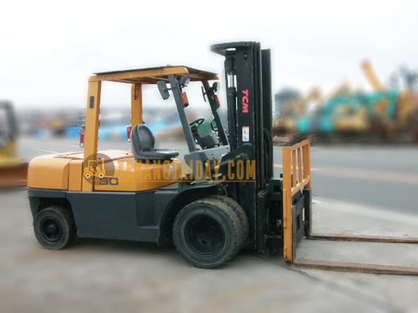 Xe nâng dầu TCM FD50T8