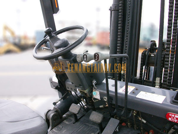 Xe nâng dầu TCM FD50T8