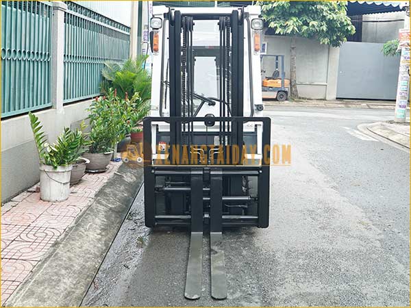 Xe nâng dầu TCM FHD15T3Z