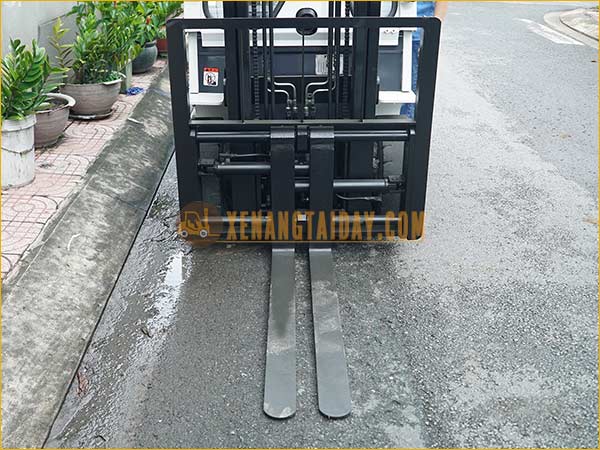 Xe nâng dầu TCM FHD15T3Z