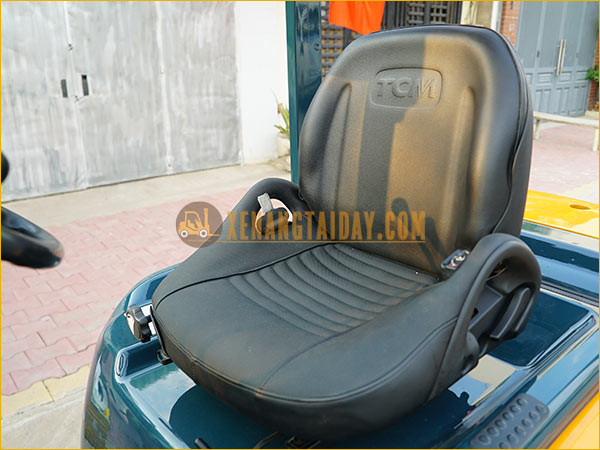 Xe nâng dầu TCM FHD25T3A