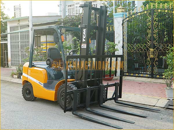 Xe nâng dầu TCM FHD25T3A