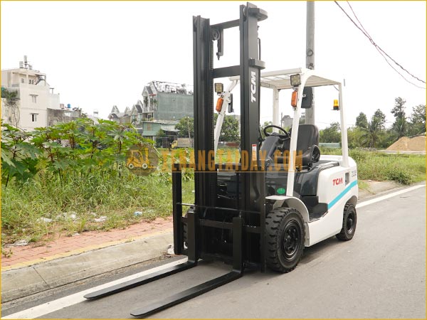 Xe nâng dầu TCM FHD25T3A