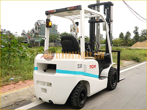 Xe nâng dầu TCM FHD25T3A
