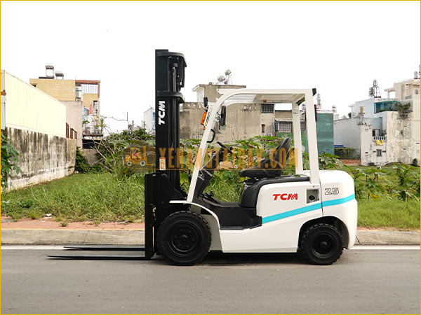 Xe nâng dầu TCM FHD25T3A