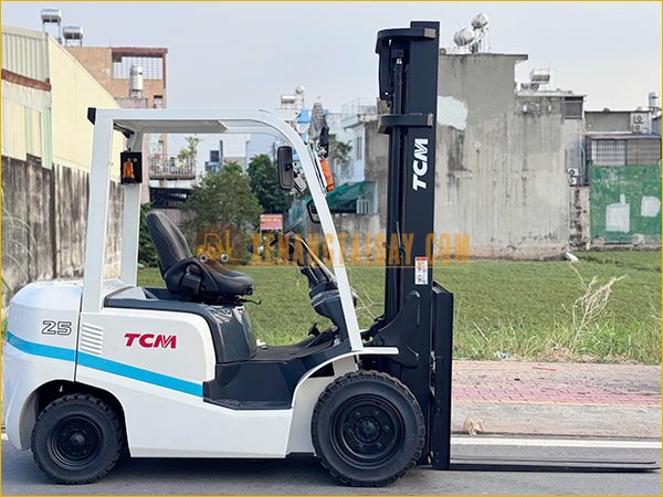 Xe nâng dầu TCM FHD25T3A