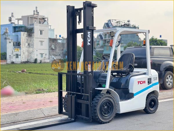 Xe nâng dầu TCM FHD25T3A