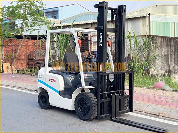 Xe nâng dầu TCM FHD25T3A