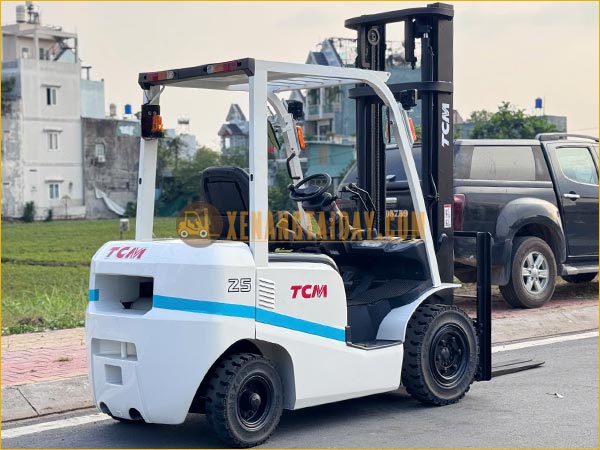 Xe nâng dầu TCM FHD25T3A