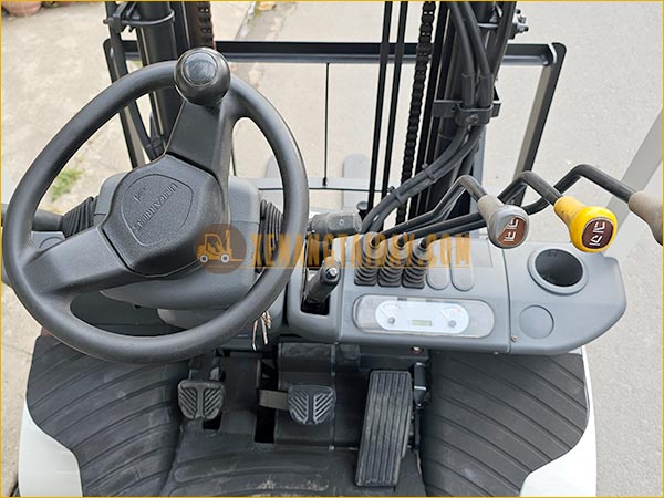 Xe nâng dầu TCM - UNICARRIERS FD25T4