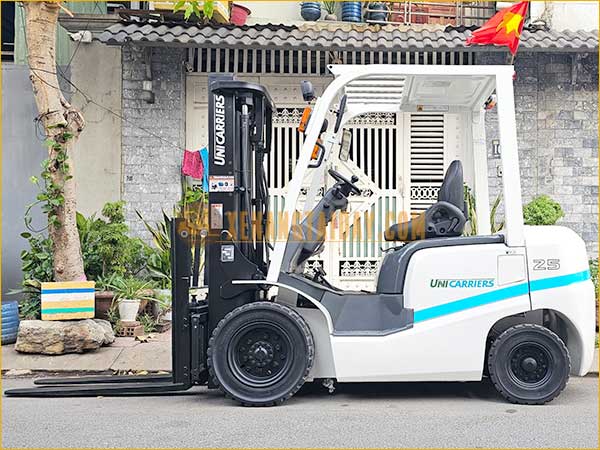Xe nâng dầu TCM - UNICARRIERS FD25T4