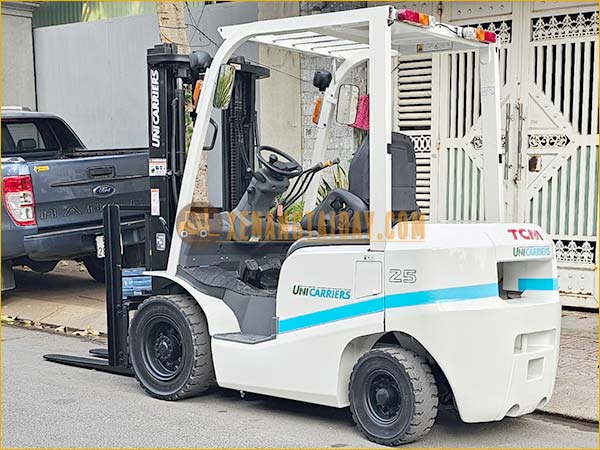 Xe nâng dầu TCM - UNICARRIERS FD25T4