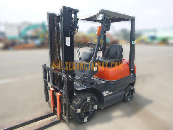 Xe nâng dầu TOYOTA 02-6FD15