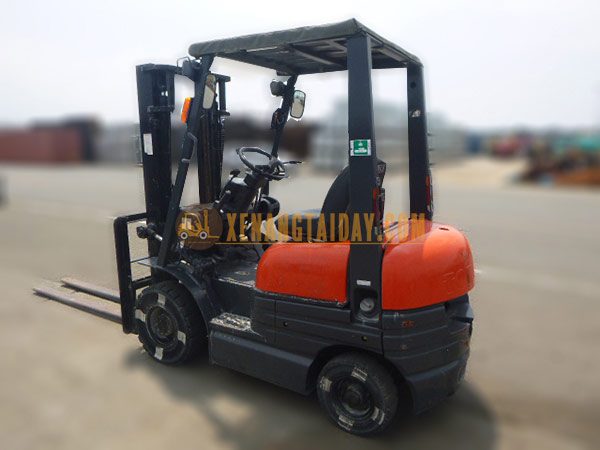 Xe nâng dầu TOYOTA 02-6FD15