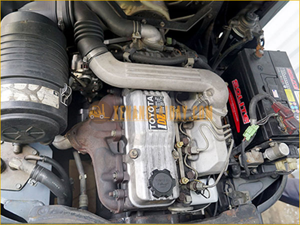 Xe nâng dầu TOYOTA 02-6FD15