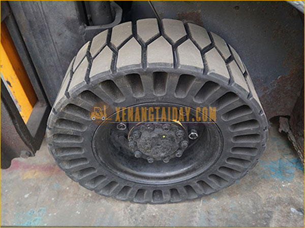 Xe nâng dầu TOYOTA 02-6FD15