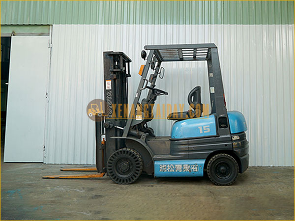 Xe nâng dầu TOYOTA 02-6FD15