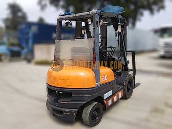 Xe nâng dầu TOYOTA 02-6FD20