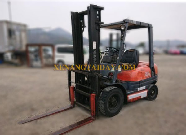 Xe nâng dầu TOYOTA 02-6FD25