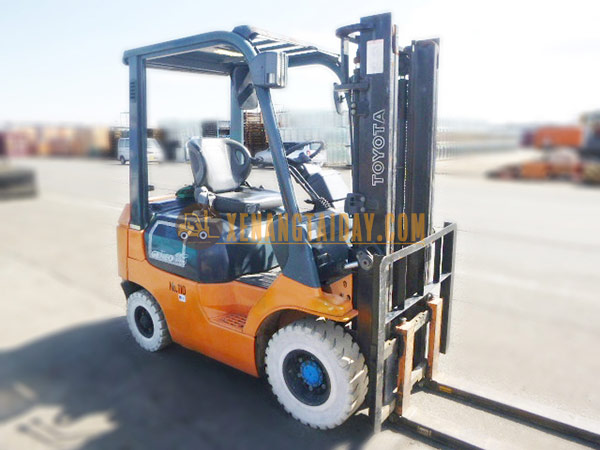 Xe nâng dầu TOYOTA 02-7FD15