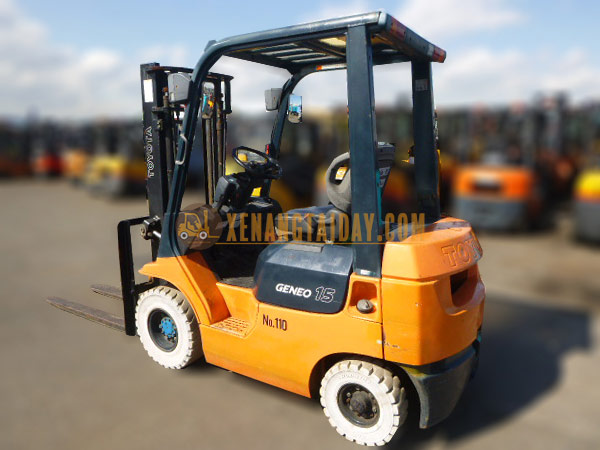 Xe nâng dầu TOYOTA 02-7FD15