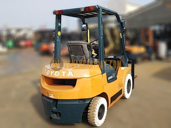 Xe nâng dầu TOYOTA 02-7FD25